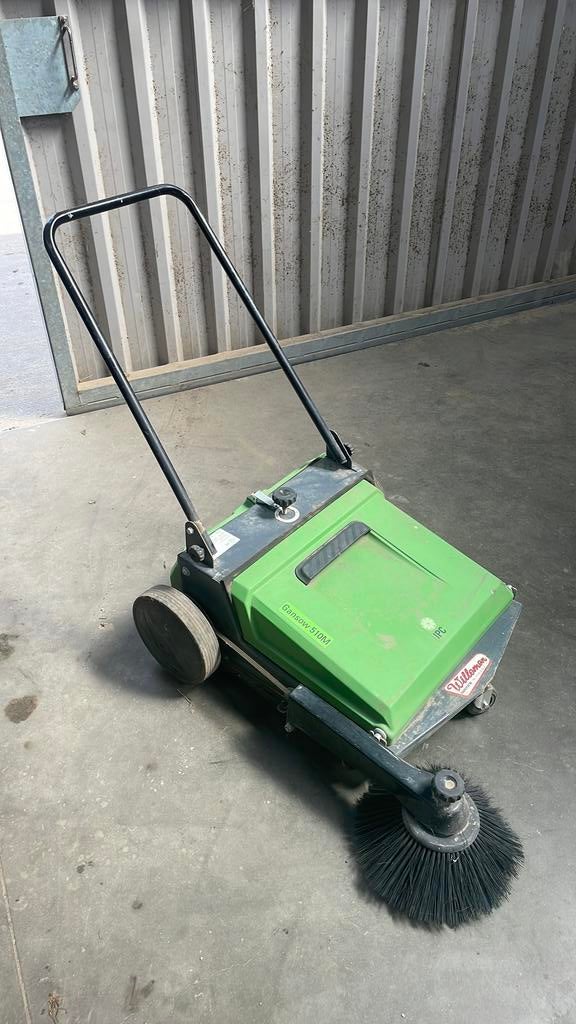 Veegmachine ipc, Tuin en Terras, Veegmachines, Zo goed als nieuw, Ophalen