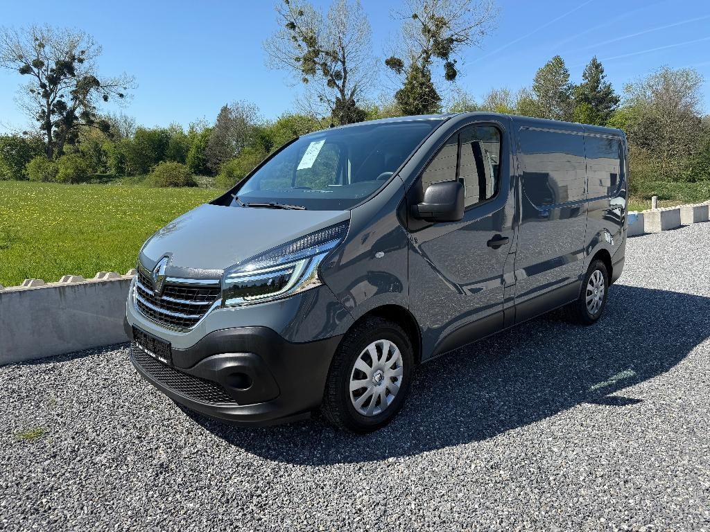 Renault Trafic 2.0L **Clim Gps Caméra Attelage**, Euro 6, Entreprise, Entretenue par le concessionnaire, Noir