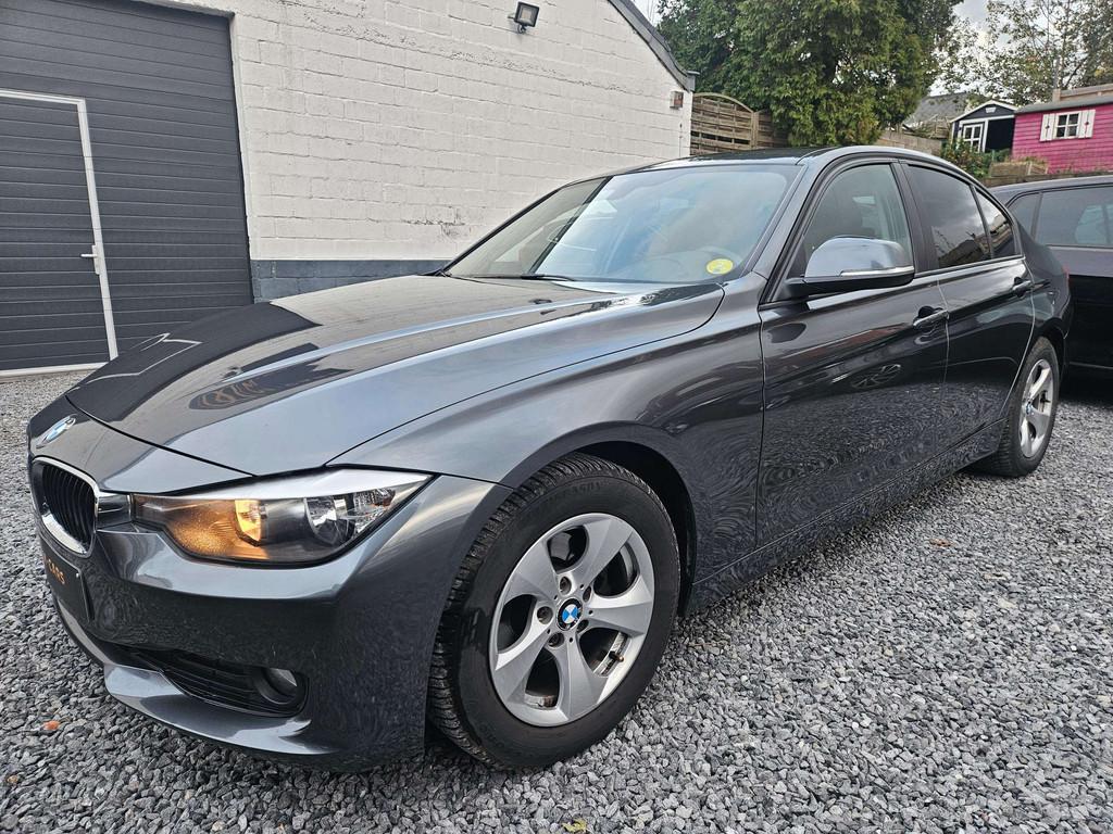 BMW 3 Serie 316 Automatique*Cruise* (bj 2013, automaat), Auto's, Automaat, Stof, Zwart, 4 cilinders