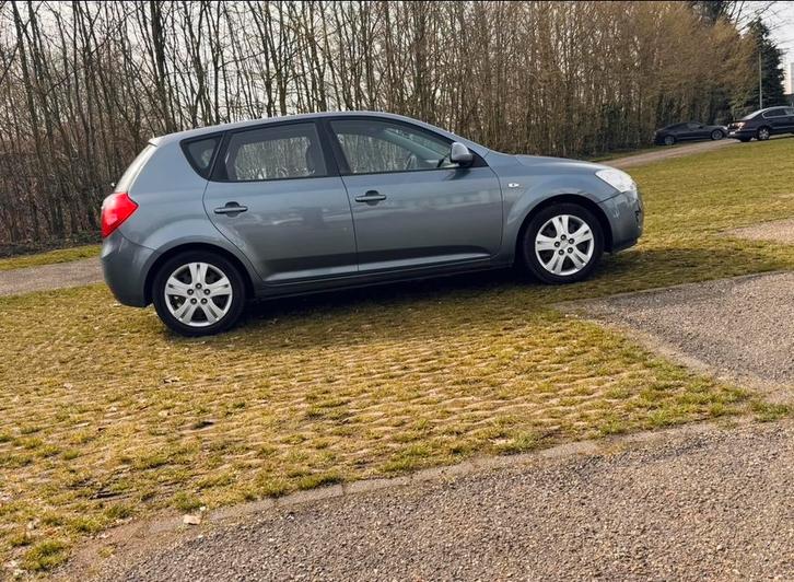 Kia Ceed 2009. 1.6, Autos, Kia, Particulier, Air conditionné, Essence, 5 portes, Boîte manuelle, Enlèvement