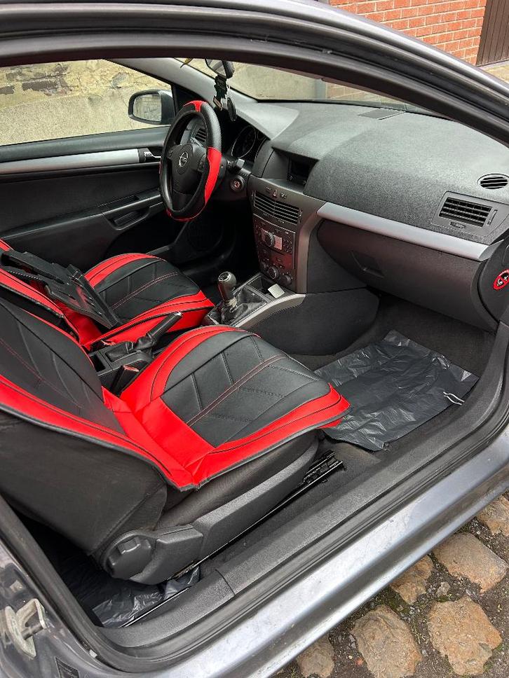 Auto, Autos, Opel, Entreprise, Astra, ABS, Phares directionnels, Régulateur de distance, Airbags, Air conditionné, Ordinateur de bord