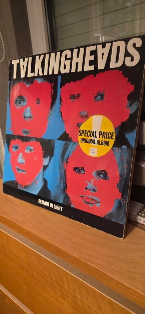 Talking Heads. Remain in light., Ophalen