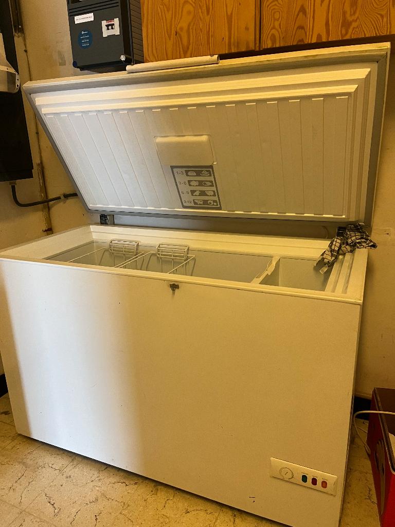 Diepvriezer Frigor 240l, Elektronische apparatuur, Vrieskist, Gebruikt, Ophalen, 85 tot 120 cm
