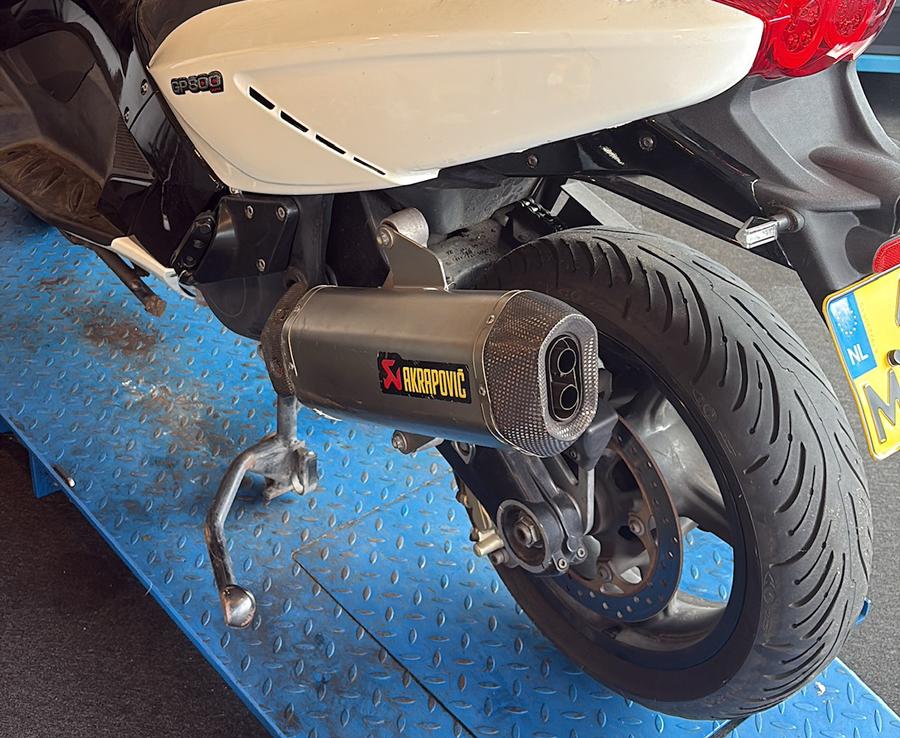 Originele Akrapovič Uitlaat Gilera GP 800 / Aprilia SRV 850, Ophalen