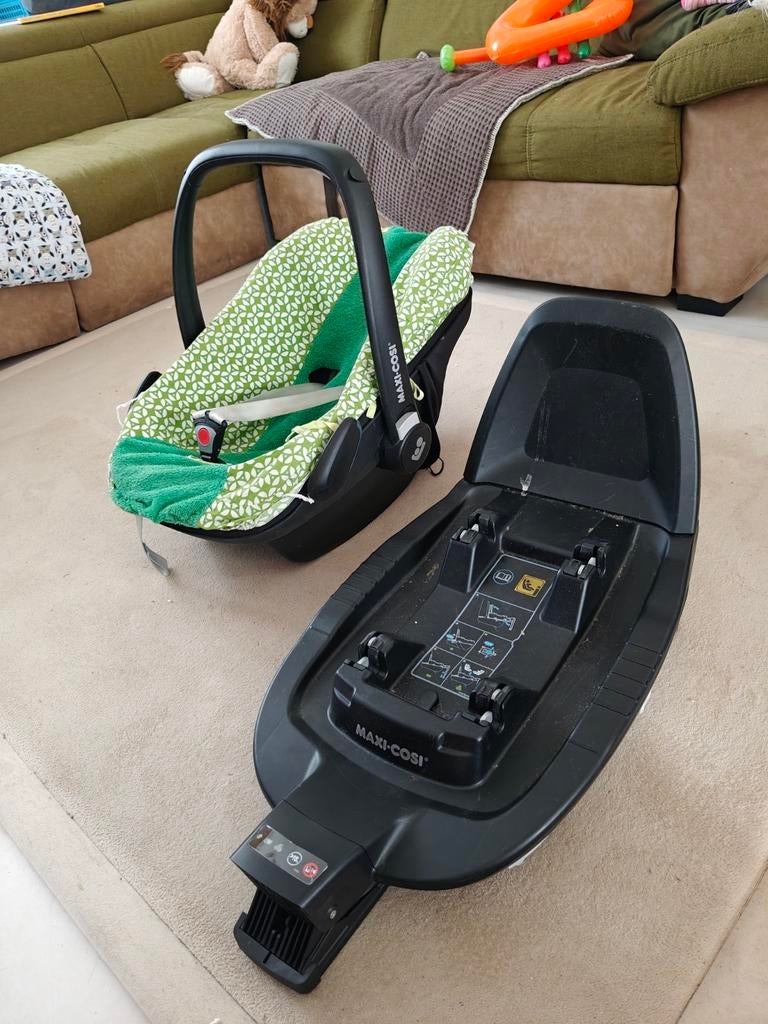 Maxi-Cosi Pebble Pro I-size + Isofix basis FamilyFix 3, Enlèvement