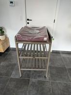 Table d'allaitement Pericles, Enlèvement