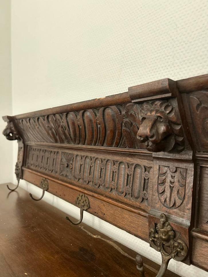 Antieke handgesneden eiken kapstok met leeuwenkoppen, Antiek en Kunst, Antiek | Meubels | Stoelen en Sofa's, Ophalen of Verzenden