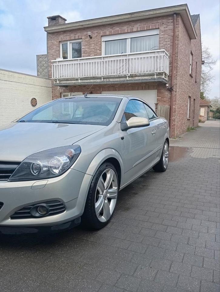 Opel Astra h twintop, Auto's, Opel, Particulier, Astra, Diesel, Euro 4, Cabriolet, 3 deurs, Handgeschakeld, Overige kleuren, Zwart