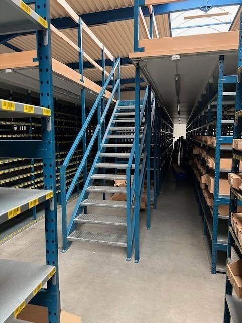 Mezzanine BOSAL, Ophalen