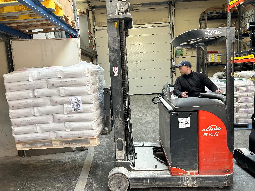 reachtruck 1 van 2: voor professioneel gebruik, EXCL BTW, Zakelijke goederen, Machines en Bouw | Heftrucks en Intern transport