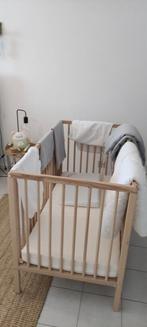 Kinderbedje+ toebehoren. Sporadisch gebruikt., Kinderen en Baby's, Babyparken, Ophalen, Zo goed als nieuw, Rechthoekig, In hoogte verstelbaar