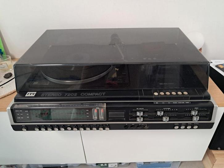 ITT stereo 7202 compact - platenspeler, cassette, radio, Audio, Tv en Foto, Platenspelers, Gebruikt, Platenspeler, Overige merken