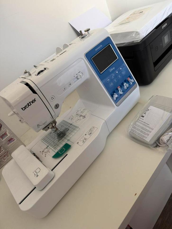 Brother Innov-is M380D, Hobby en Vrije tijd, Naaimachines en Toebehoren, Zo goed als nieuw, Naaimachine, Brother, Ophalen