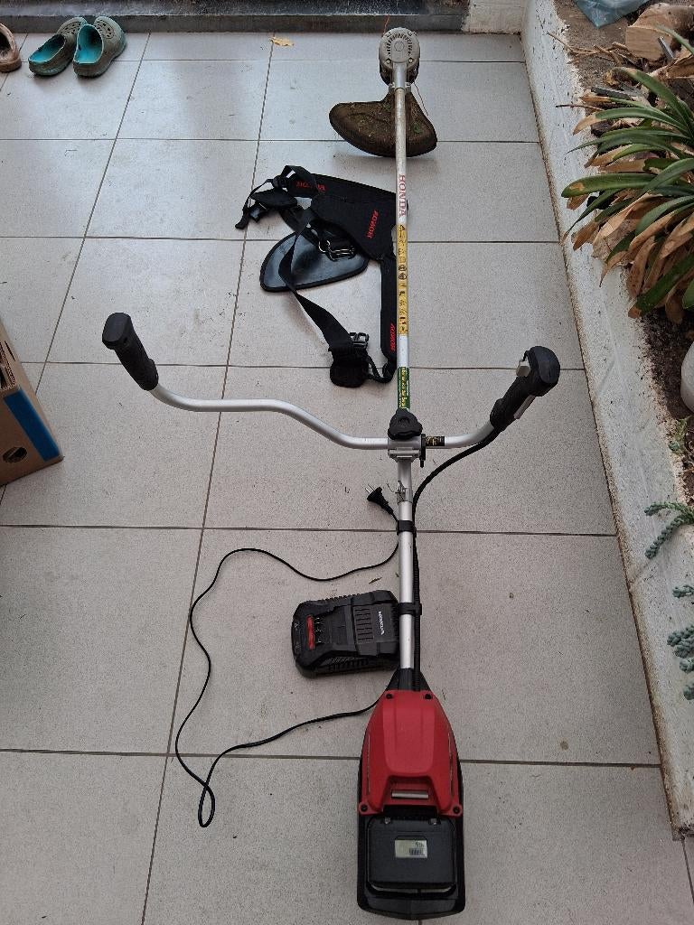 Bosmaair Honda HHT 36 AXB, Tuin en Terras, Bosmaaiers, Ophalen, Zo goed als nieuw, Accu