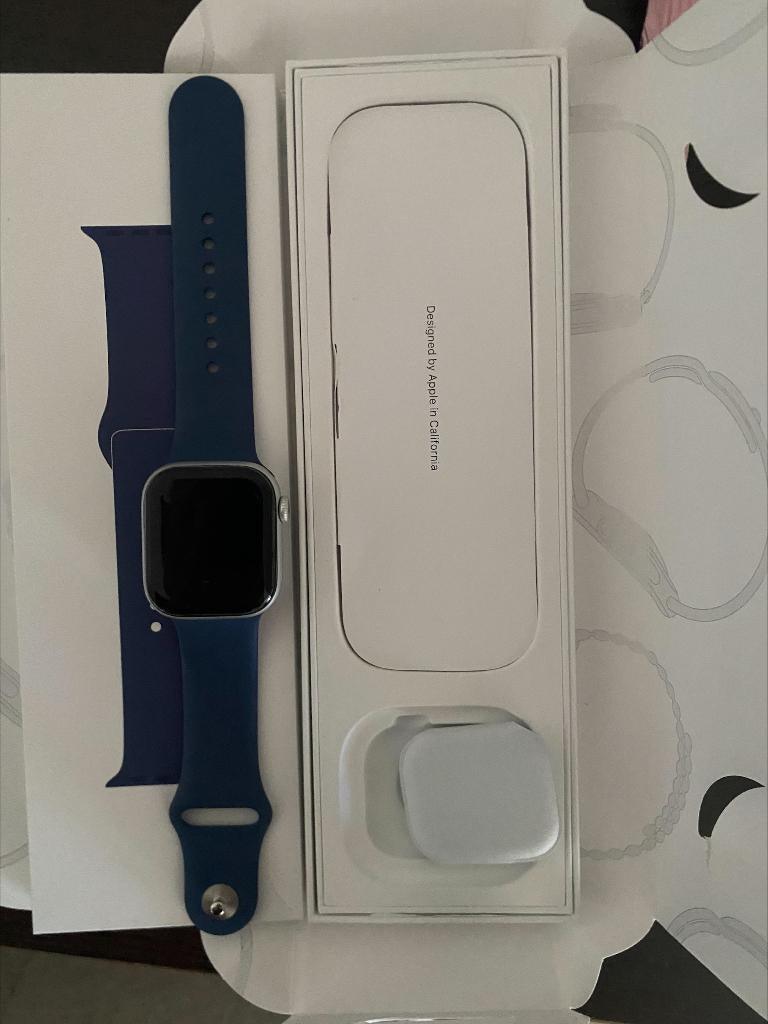 Apple watch 10 met factuur maar jaartje oud!, Bijoux, Sacs & Beauté, Montres connectées, Enlèvement ou Envoi, Comme neuf, IOS