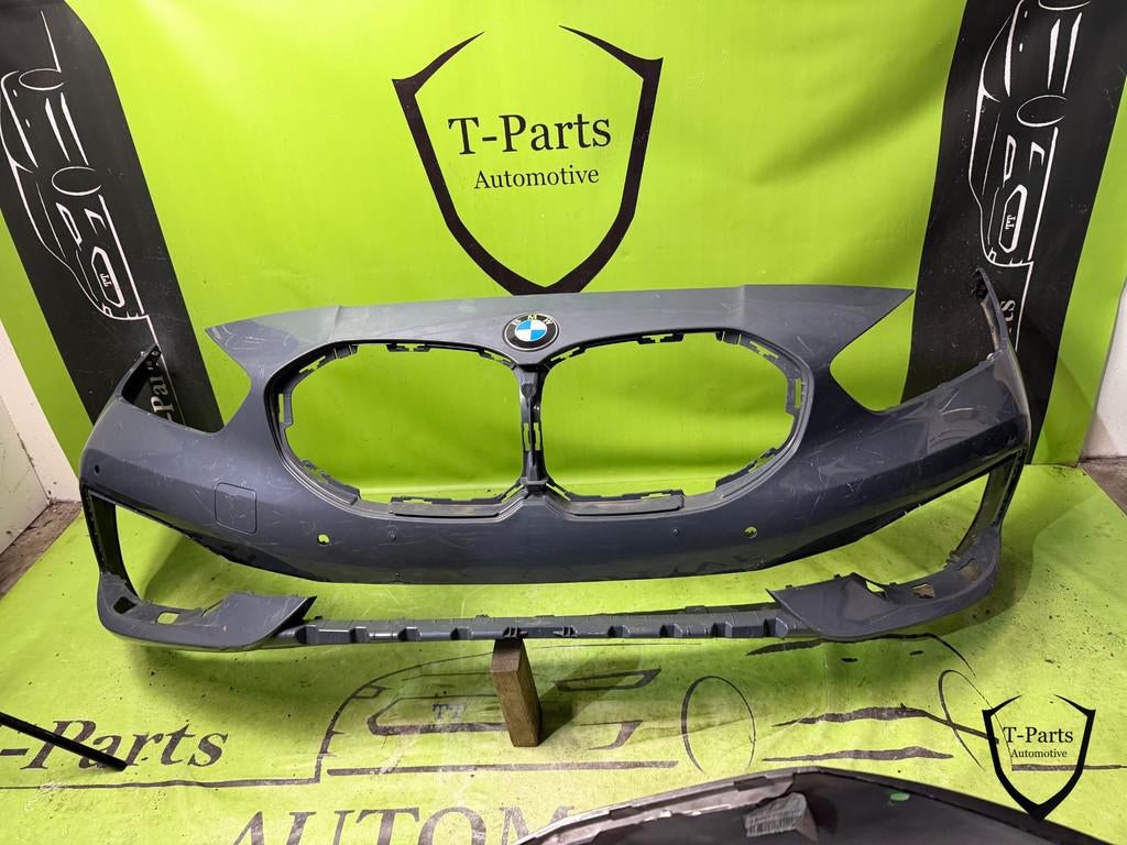 Pare-chocs avant BMW S rie 1 F40 (18+), Petuelring 130
80788  Munich, DE, Pare-chocs, Info@bmw.de, Utilisé