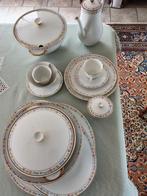 Café et vaisselle, Enlèvement