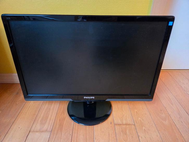 Ecran Phillips Full HD 243E - câbles inclus - testé OK, Informatique & Logiciels, Moniteurs, Comme neuf, 60 Hz ou moins, DVI, Inclinable