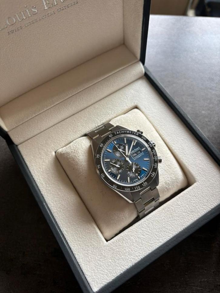 Louis Erard La Sportive Chronographe, Bijoux, Sacs & Beauté, Montres | Hommes, Comme neuf, Autres marques, Enlèvement ou Envoi