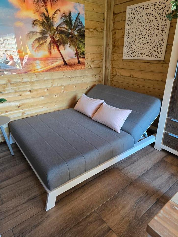 Sunbrella ligbed 2 persoons, Immo, Appartementen en Studio's te huur