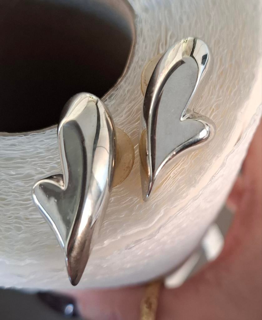 Boucles d'oreilles cœur argenté, Bijoux, Sacs & Beauté, Boucles d'oreilles, Puces ou Clous, Enlèvement ou Envoi, Comme neuf, Argent