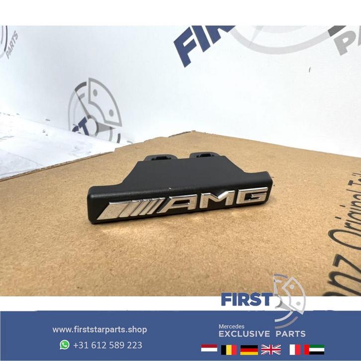 AMG GRIL LOGO EMBLEEM W176 W177 W204 W205 W117 W118 W212 W21, Auto-onderdelen, Carrosserie, Mercedes-Benz, Voor, Gebruikt, Ophalen of Verzenden