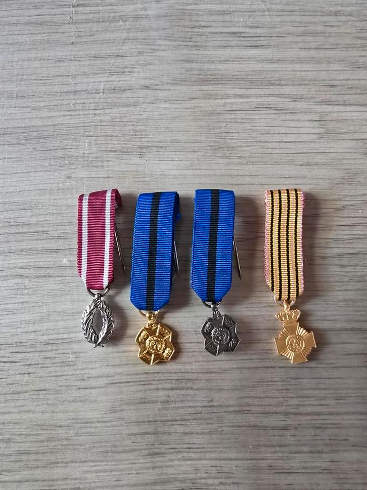 4 Médailles en réductions., Verzamelen, Militaria | Algemeen, Overige soorten, Ophalen