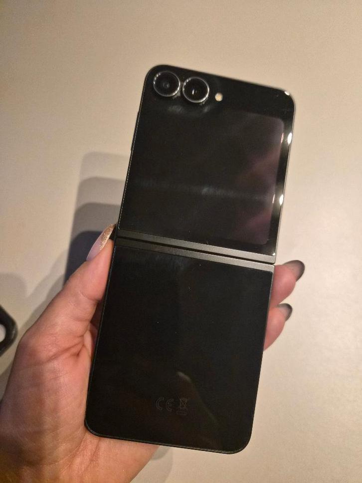 Samsung Flip 7 FE 4maand oud, Télécoms, Téléphonie mobile | Samsung, Comme neuf, Galaxy Z Flip, Sans abonnement, Android OS, Noir