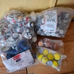 Capsules et bouchons pression, perles en verre,..., Ophalen