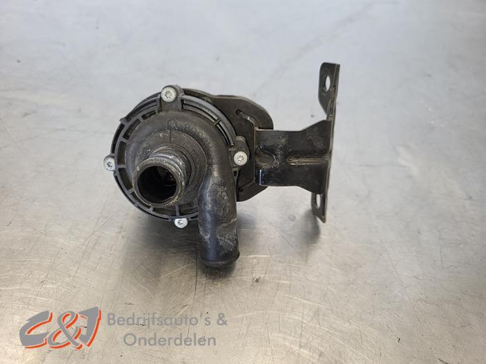 Extra waterpomp van een Mercedes V-Klasse, Gebruikt, -, Ophalen of Verzenden, -