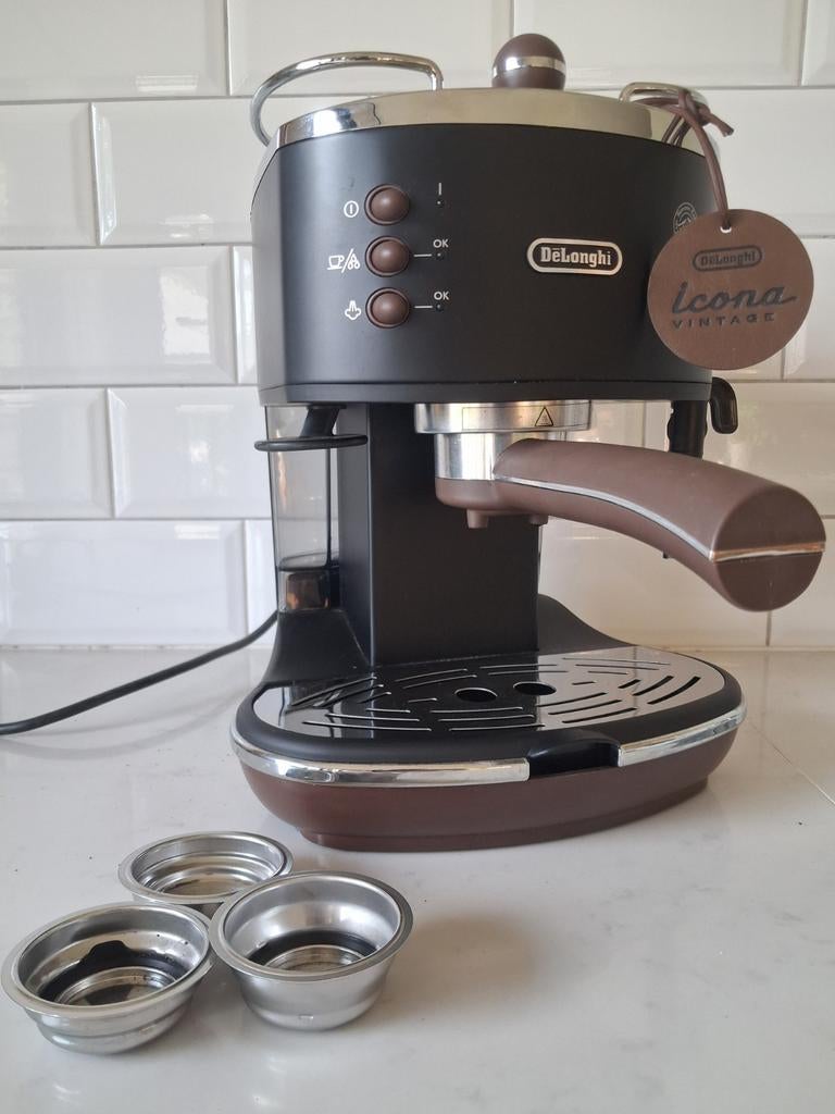 Delonghi espressomachine vintage look, Electroménager, Cafetières, Utilisé, Café moulu, Machine à espresso, 4 à 10 tasses, Réservoir d'eau amovible