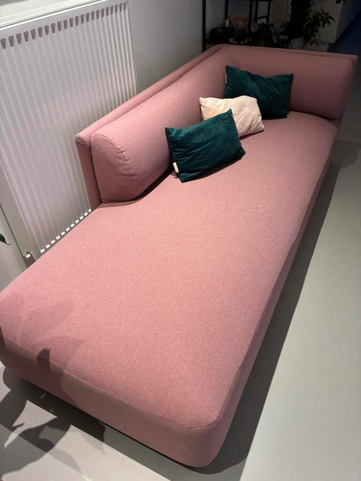 Mooie, moderne zitbank ,merk Fest, stof Soil, kleur Blush, Huis en Inrichting, Zetels | Complete zithoeken, Zo goed als nieuw