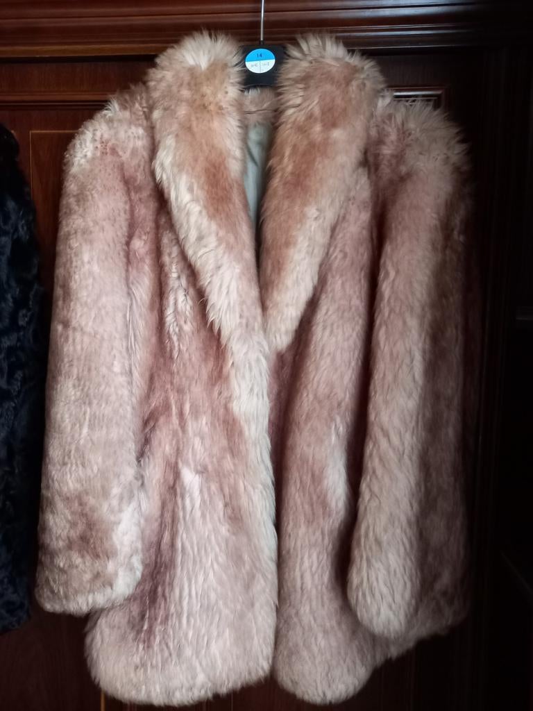 4 manteaux en fourrure taille 42/44, Enlèvement