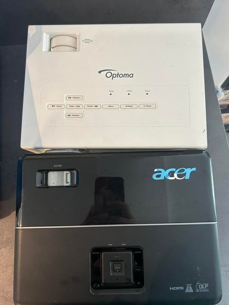 2 projectors voor onderdelen, Ophalen of Verzenden, Zo goed als nieuw