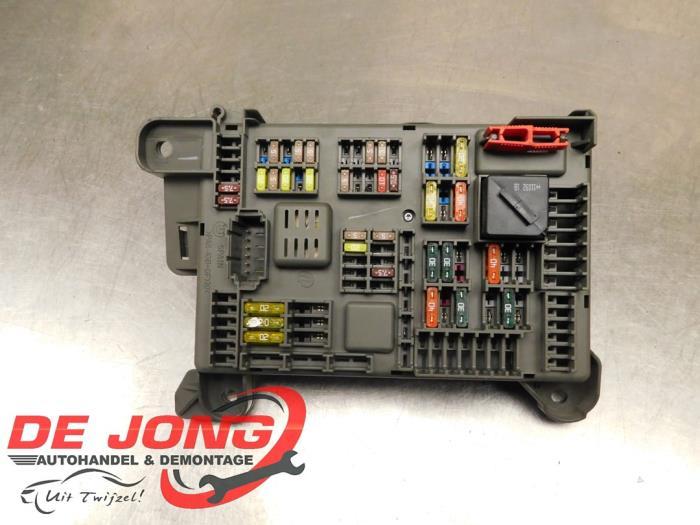 Boîte à fusibles d'un BMW X5, -, 3 mois de garantie, Utilisé, -