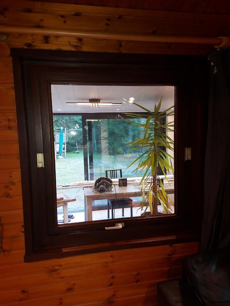 Meranti raam met dubbele beglazing., Enlèvement