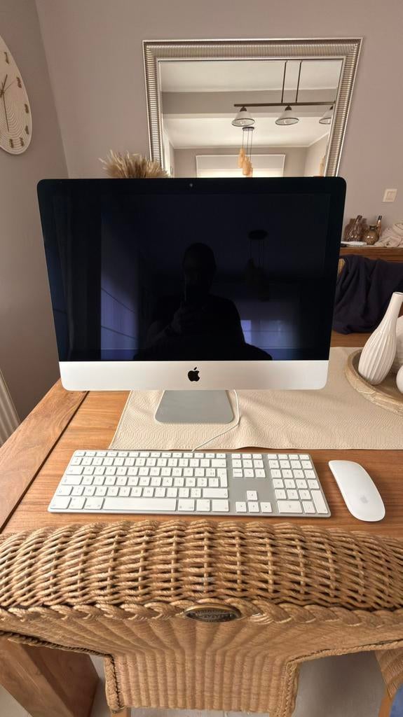 Imac 21 inch, Computers en Software, Apple Desktops, Ophalen, Zo goed als nieuw, 8 GB, IMac