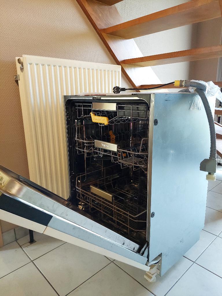 Vaatwas whirlpool  inbouw W8IHP42L  ( 3 jaar oud ), Elektronische apparatuur, Ophalen, Gebruikt, Inbouw