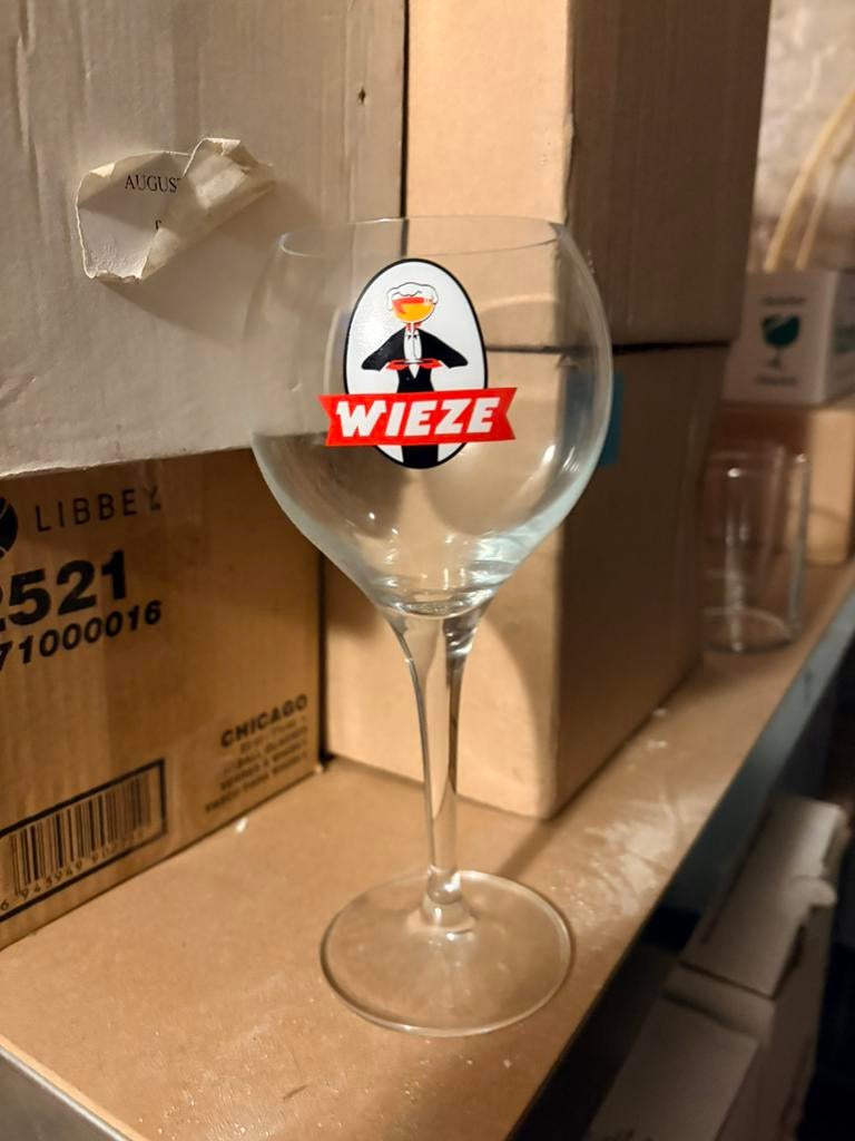 Zeer mooi WIEZE TRIPEL GLAS ORIGINEEL, Verzamelen, Ophalen, Nieuw, Glas of Glazen, Overige merken