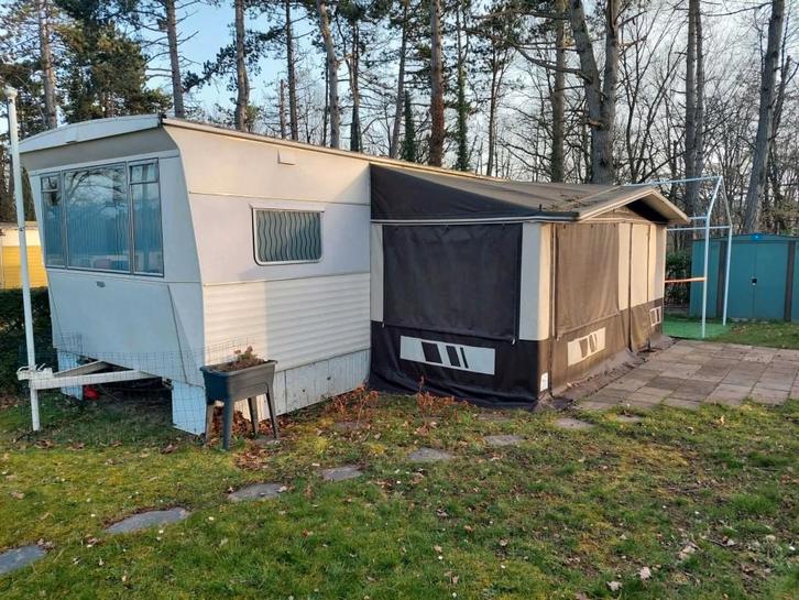 stacaravan met voortent  en inboedel, Caravans en Kamperen, Stacaravans, tot en met 2, Ophalen