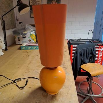 Retro lamp beschikbaar voor biedingen