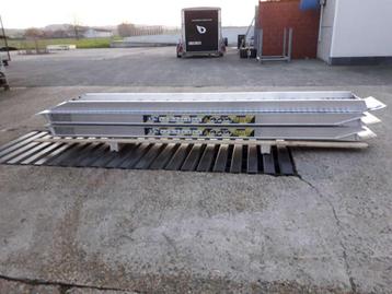 Alu. oprijplaten 3000 x 350 cap 2500 kg / paar bij wielbasis beschikbaar voor biedingen