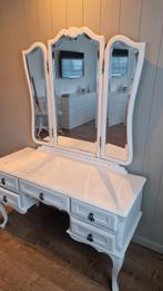 Landelijke kaptafel (make-up tafel), Enlèvement