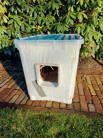 Kattenhuis buiten  beschikbaar voor biedingen