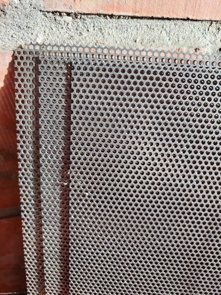 Rvs inox 304l plaat met gaatjes 3mm geperforeerde laatste !, Doe-het-zelf en Bouw, Platen en Panelen, Nieuw, Overige materialen