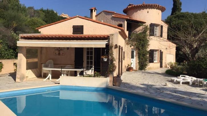 VILLA TE HUUR met ZWEMBAD / COTE D'AZUR / LES ISSAMBRES, Immo, Huizen te huur, Provincie Vlaams-Brabant, Vrijstaande woning, Direct bij eigenaar