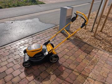 Tondeuse Stiga 48 CM sur batterie - sans bac, Tuin en Terras, Grasmaaiers, Ophalen, Cirkelmaaier, Gebruikt, Stiga
