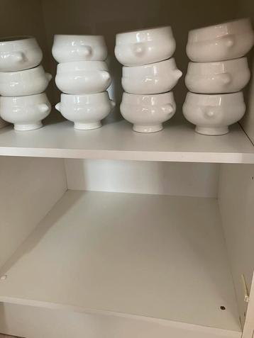 12 soepkommen beschikbaar voor biedingen