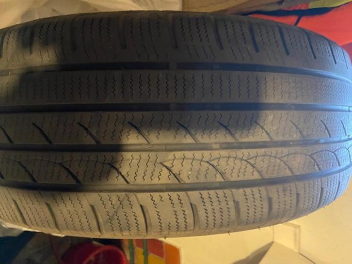 Winterbanden, Auto-onderdelen, Banden en Velgen, Band(en), Winterbanden, 17 inch, 235 mm, Bestelwagen, Nieuw, Ophalen