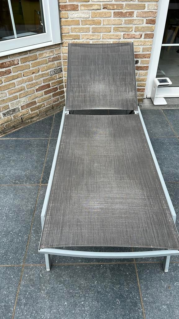 Chaise longue ajustable grise à roulettes, Enlèvement, Utilisé